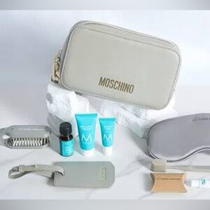 NWT ⭐️ Moschino clutch Amenity Kit x China Airlines Business Class - grey